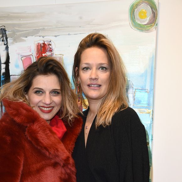 Amandine Bourgeois et Caroline Faindt au vernissage de l'exposition "Au Coeur Des Villes" de l'artiste C.Faindt au Louvre Factory à Paris le 4 février 2019. © Giancarlo Gorassini/Bestimage