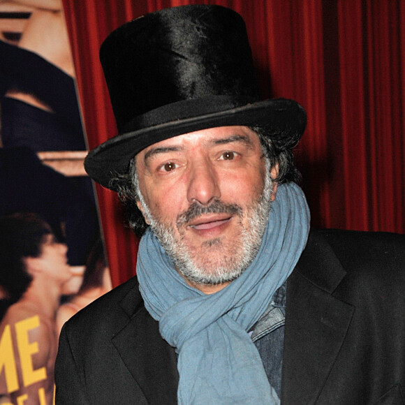 Rachid Taha nous a maintenant quittés il y a plusieurs années. Le rockeur aurait fêté son 65e anniversaire ce lundi.
Rachid Taha - Première du film "La crème de la crème" à Paris. 