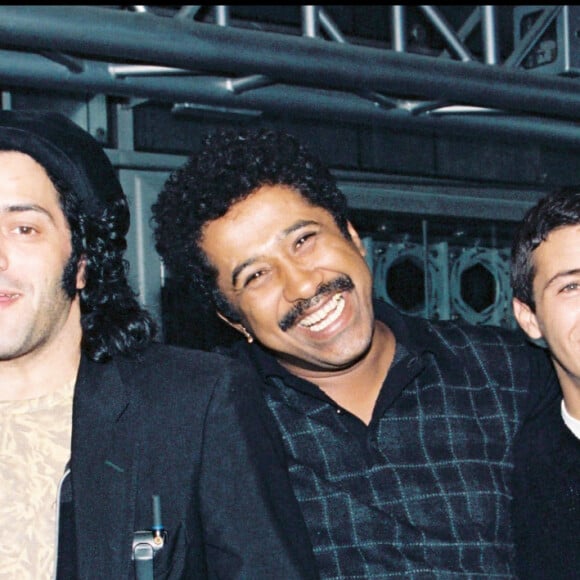 Archives - Rachid Taha, le chanteur Khaled et Faudel à la soirée Rai organisée par L'Institut du Monde arabe à Paris en 1998.