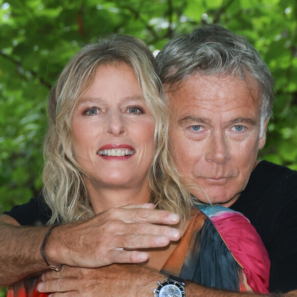 Karin Viard et Franck Dubosc - Photocall du film "Nouveau départ" lors de la 16ème édition du festival du film francophone (FFA) de Angoulême le 26 août 2023. © Coadic Guirec / Bestimage 