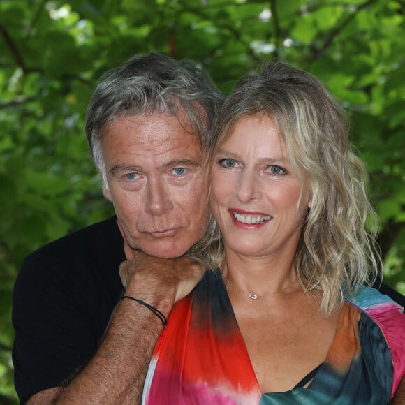 Karin Viard et Franck Dubosc - Photocall du film "Nouveau départ" lors de la 16ème édition du festival du film francophone (FFA) de Angoulême le 26 août 2023. © Coadic Guirec / Bestimage 