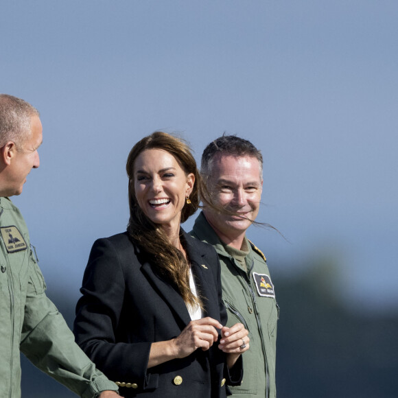 Catherine (Kate) Middleton, princesse de Galles, lors d'une visite à la Royal Naval Air Station (RNAS) Yeovilton, près de Yeovil dans le Somerset, l'une des deux principales stations aériennes de la Royal Navy et l'un des aérodromes militaires les plus fréquentés du Royaume-Uni, le lundi 18 septembre 2023. 
