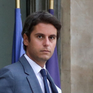 Ministre de l'Education, Gabriel Attal fait face à un véritable scandale
Le ministre de l'éducation, Gabriel Attal à la sortie du conseil des ministres, au palais de l'Elysée, à Paris, France © Stéphane Lemouton/Bestimage