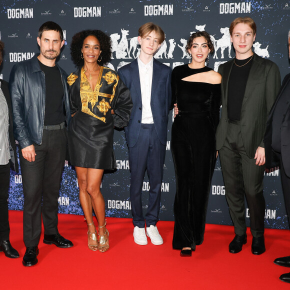 Ils se sont retrouvés pour la projection de Dogman, nouveau film de Luc Besson
Eric Serra, Clemens Schick, Virginie Besson-Silla, Lincoln Powell, Grace Palma, Alexander Settineri et Luc Besson - Avant-première du film "Dogman" au cinéma UGC Normandie à Paris le 19 septembre 2023. © Coadic Guirec/Bestimage