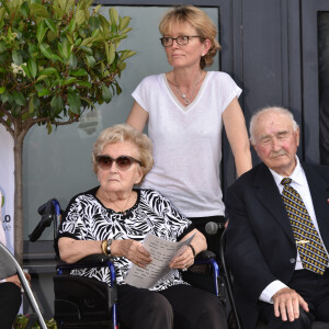 Inauguration de la rue Jacques et Bernadette Chirac, par la femme de l'ancien président de la République, Bernadette Chirac (en fauteuil roulant) et sa fille Claude, à Brive-la-Gaillarde. Le 8 juin 2018 