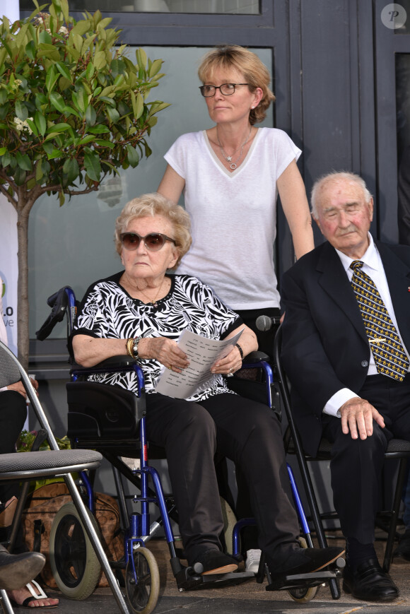 Inauguration de la rue Jacques et Bernadette Chirac, par la femme de l'ancien président de la République, Bernadette Chirac (en fauteuil roulant) et sa fille Claude, à Brive-la-Gaillarde. Le 8 juin 2018 