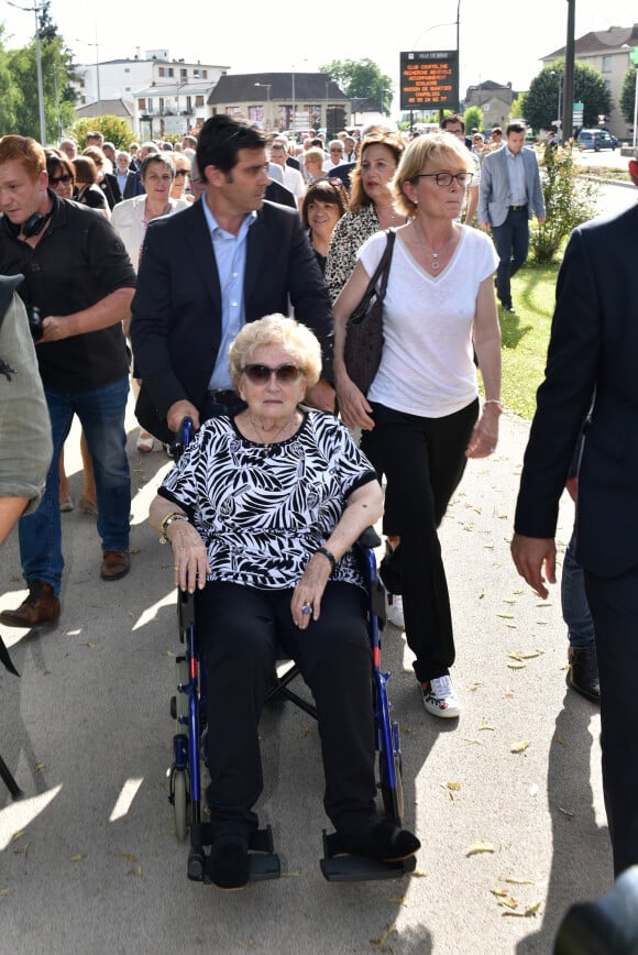 Inauguration de la rue Jacques et Bernadette Chirac, par la femme de l'ancien président de la République, Bernadette Chirac (en fauteuil roulant) et sa fille Claude, à Brive-la-Gaillarde. Le 8 juin 2018 