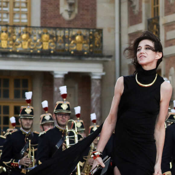 Charlotte Gainsbourg - Dîner d'Etat au château de Versailles en l'honneur de la visite officielle du roi et de la reine d'Angleterre en France (20 - 22 septembre 2023). Le 20 septembre 2023. 150 invités triés sur le volet ont été conviés à cette occasion. © Stéphane Lemouton / Bestimage 