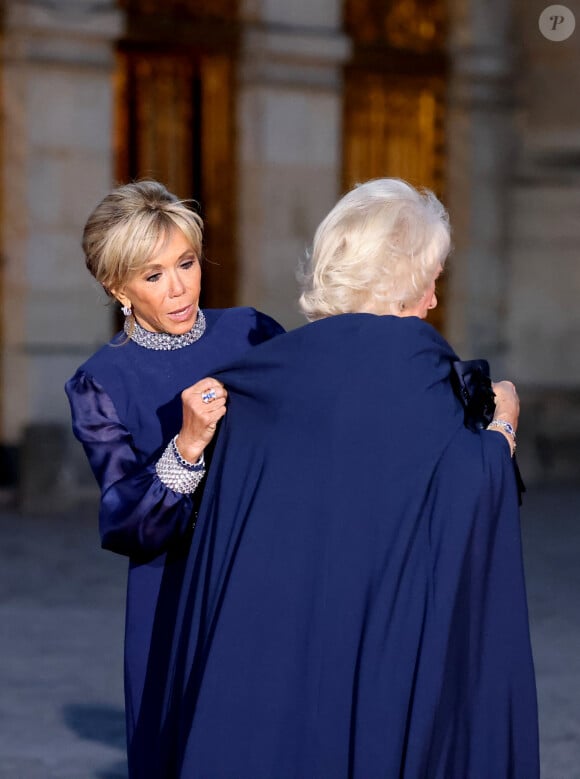 La reine consort Camilla Parker Bowles, Brigitte Macron - Dîner d'Etat au château de Versailles en l'honneur de la visite officielle du roi Charles III d'Angleterre et de la reine consort Camilla Parker Bowles de 3 jours en France. Le 20 septembre 2023 © Moreau-Jacovides / Bestimage 