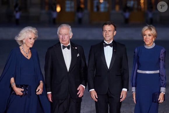 Camilla Parker Bowles, reine consort d'Angleterre, Le roi Charles III d'Angleterre, Le président Emmanuel Macron et sa femme Brigitte Macron - Dîner d'Etat au château de Versailles en l'honneur de la visite officielle du roi Charles III d'Angleterre et de la reine consort Camilla Parker Bowles de 3 jours en France. Le 20 septembre 2023 © Moreau-Jacovides / Bestimage 