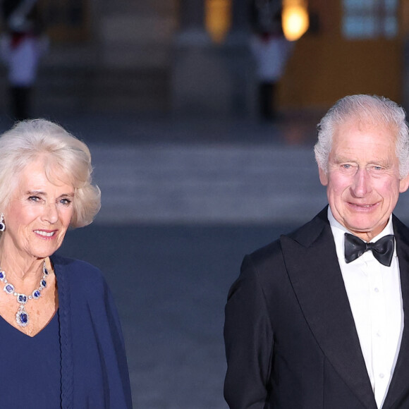 Camilla était surtout la copie conforme de sa défunte belle-mère Elizabeth II
La reine consort Camilla Parker Bowles, le roi Charles III d'Angleterre - Dîner d'Etat au château de Versailles en l'honneur de la visite officielle du roi Charles III d'Angleterre et de la reine consort Camilla Parker Bowles de 3 jours en France. Le 20 septembre 2023 © Moreau-Jacovides / Bestimage 