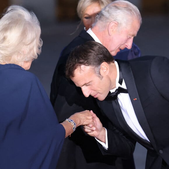 La reine consort Camilla Parker Bowles, le roi Charles III d'Angleterre, Emmanuel Macron et sa femme Brigitte - Dîner d'Etat au château de Versailles en l'honneur de la visite officielle du roi Charles III d'Angleterre et de la reine consort Camilla Parker Bowles de 3 jours en France. Le 20 septembre 2023 © Moreau-Jacovides / Bestimage 