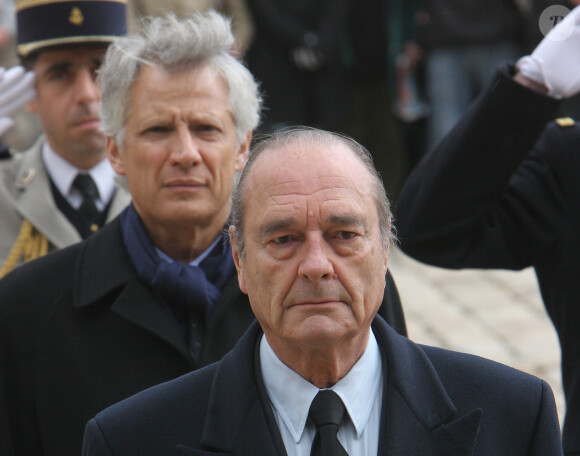 Sa maladie avait fuité dans la presse ce qui avait beaucoup fait souffrir Bernadette Chirac.
Archives - Dominique de Villepin et Jacques Chirac - Cérémonie solennelle en hommage à Lucie Aubrac, figure de la Résistance, décédée à 94 ans, aux Invalides à Paris. Le 21 mars 2007