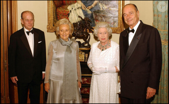 Jacques Chirac, Bernadette Chirac, la reine Elizabeth II et le duc d'Edimbourg en 2004.