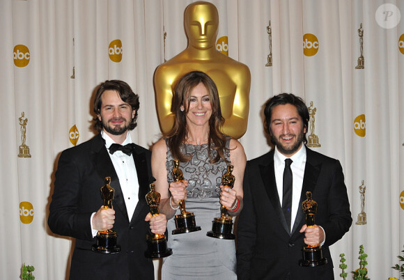 Mark Boal (scénariste), Kathryn Bigelow (réalisatrice) et Greg Shapiro (producteur), lauréats pour Démineurs, dans la ''press room'' des Oscars le 7 mars 2010