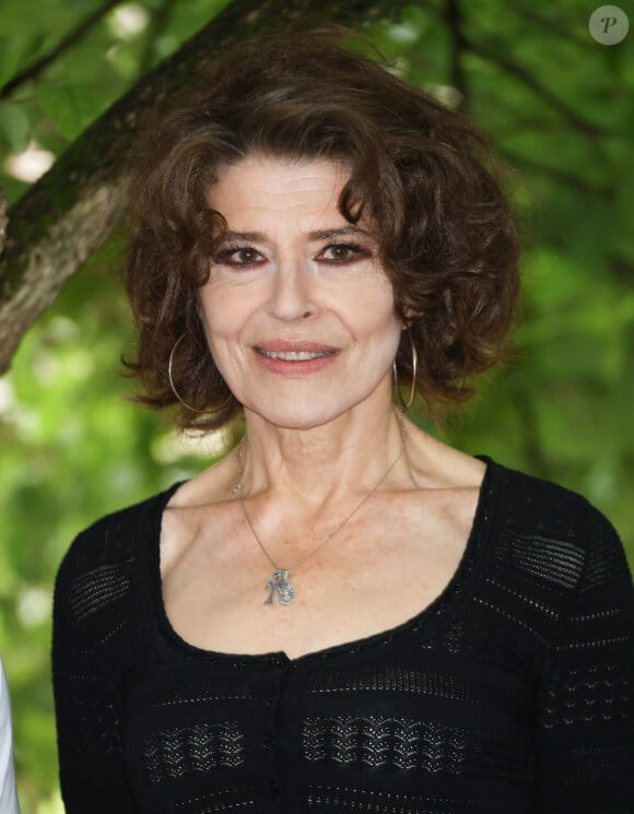 Il est mort le 21 octobre 1984 d'une tumeur au cerveau, leur fille n'avait qu'un an...
Fanny Ardant au photocall du film "Les Rois de la Piste" lors de la 16ème édition du festival du film francophone (FFA) de Angoulême, France, le 25 août 2023. © Coadic Guirec/Bestimage 