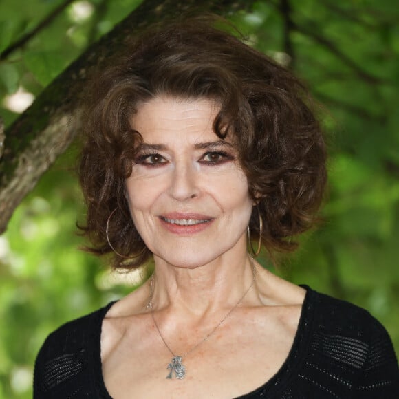 Il est mort le 21 octobre 1984 d'une tumeur au cerveau, leur fille n'avait qu'un an...
Fanny Ardant au photocall du film "Les Rois de la Piste" lors de la 16ème édition du festival du film francophone (FFA) de Angoulême, France, le 25 août 2023. © Coadic Guirec/Bestimage 