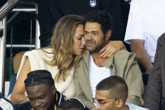 Mélissa Theuriau et son mari Jamel Debbouze - People assistent au match aller de la Ligue des Champions entre le Paris Saint-Germain et la Juventus (2-1) au Parc des Princes à Paris le 6 septembre 2022. 