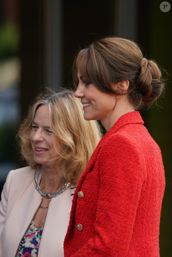 La princesse de Galles a opté pour un chignon tressé très élégant
Catherine (Kate) Middleton, princesse de Galles se rend au centre éducatif Orchards de Milton Regis à Sittingbourne le 27 septembre 2023. 