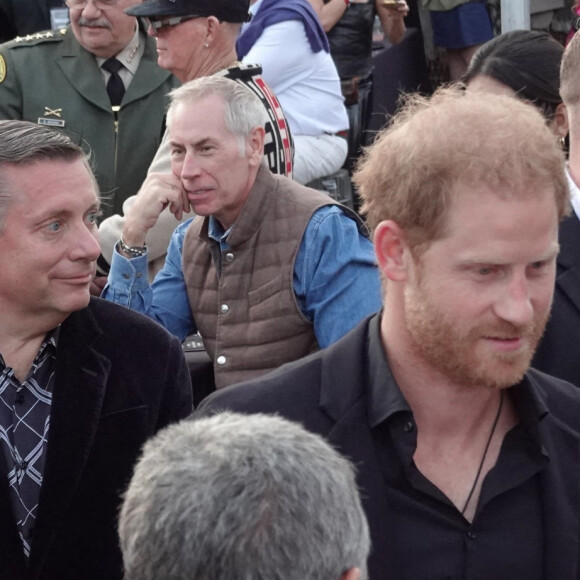 Exclusif - Le prince Harry, duc de Sussex et Meghan Markle, duchesse de Sussex, se mêlent aux invités du gala de charité One805 Live organisé par Kevin Costner sur son terrain de polo à Summerland près de Santa Barbara, le 22 septembre 2023. Avec une participation de 10.000 dollars minimum par table, l'élite du comté de Ventura s'est déplacée pour venir en aide aux premiers intervenants dans tout le comté. Au cours de la soirée, marquée par un concert du groupe Maroon 5, Meghan Markle, duchesse de Sussex, a remis un prix honorifique à Kevin Costner. 
