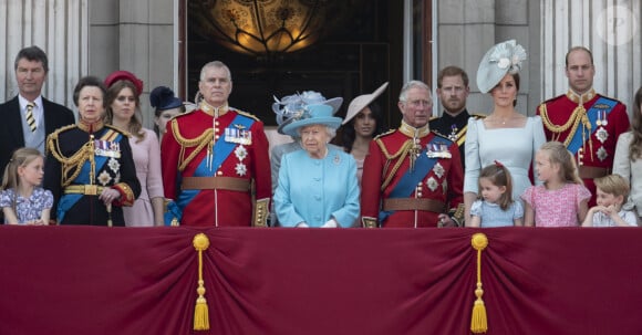 Timothy Laurence, la princesse Anne, la princesse Beatrice d'York, le prince Andrew, duc d'York, la princesse Eugenie d'York, Camilla Parker Bowles, duchesse de Cornouailles, la reine Elisabeth II d'Angleterre, le prince Charles, prince de Galles, le prince Harry, duc de Sussex, Meghan Markle, duchesse de Sussex, le prince William, duc de Cambridge, Catherine (Kate) Middleton, duchesse de Cambridge, la princesse Charlotte de Cambridge, le prince George de Cambridge, Savannah Phillips - Les membres de la famille royale britannique lors du rassemblement militaire "Trooping the Colour" (le "salut aux couleurs"), célébrant l'anniversaire officiel du souverain britannique. Cette parade a lieu à Horse Guards Parade, chaque année au cours du deuxième samedi du mois de juin. Londres, le 9 juin 2018. 