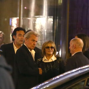 Exclusif - Le clan Delon réuni à l'occasion des 50 ans de Anthony Delon au Mandarin Hotel. Tout va pour le mieux dans la famille Delon, le clan est à nouveau soudé. Jeudi soir, Anthony qui fêtait ses 50 ans avait convié son père Alain Delon et sa mère Nathalie Delon, Anouchka Delon et son compagnon Julien Dereims ainsi que ses deux filles Loup et Liv. Paris le 2 octobre 2014