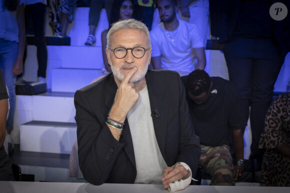 Exclusif - Laurent Ruquier sur le plateau de l'émission Touche pas à mon poste (TPMP) diffusée en direct sur C8 le 30 août 2022 et présentée par C.Hanouna. © Jack Tribeca / Bestimage