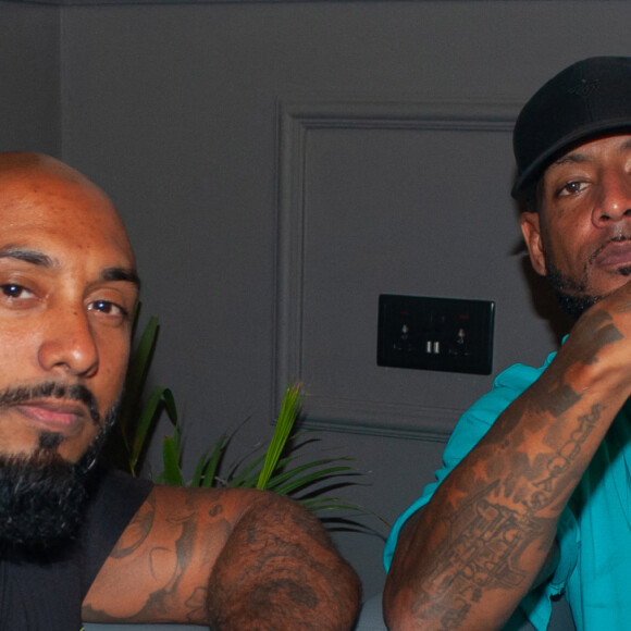 Exclusif - Marc Blata et Booba lors de la soirée " Come Chill with Booba " au bar Le Tube à Dubaï le 21 octobre 2021. © Nicolas Briquet / Bestimage 