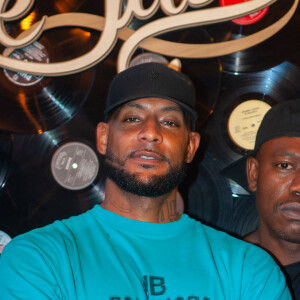 Exclusif - Booba lors de la soirée " Come Chill with Booba " au bar Le Tube à Dubaï le 21 octobre 2021. © Nicolas Briquet / Bestimage 