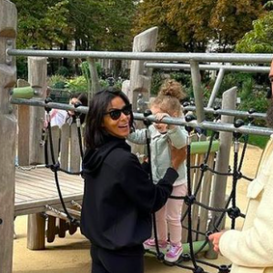 Ou lors d'une sortie en famille.
Shy'm et Benoît Paire