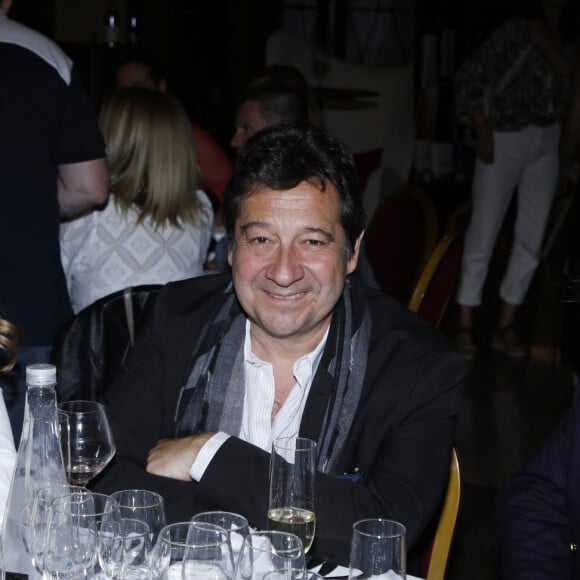 Exclusif - Laurent Gerra et sa compagne Christelle Bardet et Tcheky Karyo au dîner lors de la 2ème édition du Festival du cinéma français et gastronomie à Aix les Bains le 9 juin 2023. © Denis Guignebourg / Bestimage 