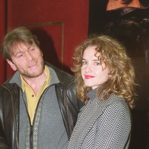 Mariés, leur union n'a finalement pas duré
Tcheky Karyo et son épouse Isabelle Pasco à al première du film "Le Pacte des Loups" à Paris le 26 janvier 2001