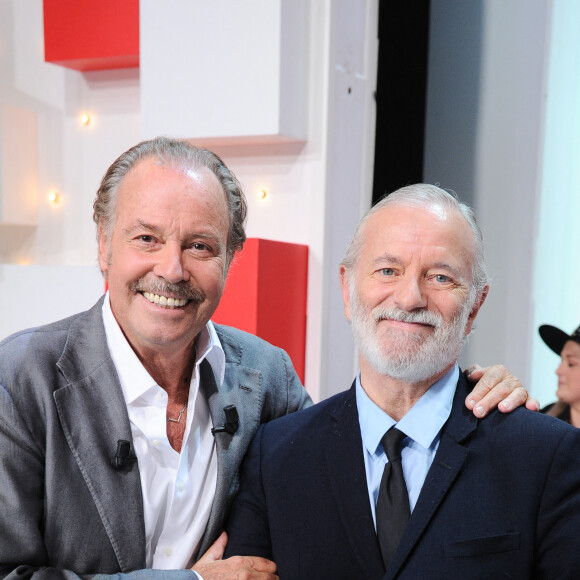 Aux côtés de Francis Huster pour défendre la pièce "Les Pigeons".
Exclusif - Michel Leeb et Francis Huster - Enregistrement de l'émission Vivement dimanche au studio Gabriel, présentée par M.Drucker et diffusée sur France 3 le 8 octobre 2023. © Guillaume Gaffiot / Bestimage No web pour la Belgique et la Suisse