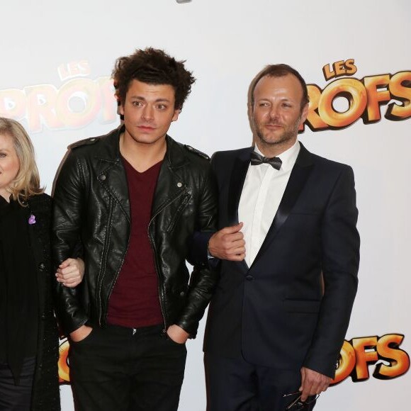 Kev Adams et son réalisateur Pierre-François Martin-Laval lors de la première du film Les Profs au Grand Rex, Paris, le 9 avril 2013.
