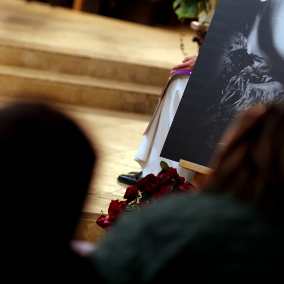 À l'occasion du 50eme anniversaire de la disparition d' Edith Piaf toute une serie de celebrations ont debute a Paris le 10 Octobre 2013. Apres un recueuillement sur le la tombe d ' Edith Piaf et de Theo Sarapo, au cimetiere du Pere Lachaise, une messe a ete celebre en l'eglise St Jean-Baptiste de Belleville, la ou elle fut baptisee. Eglise situee au coeur du quartier ou elle naquit et vecut une partie de sa vie