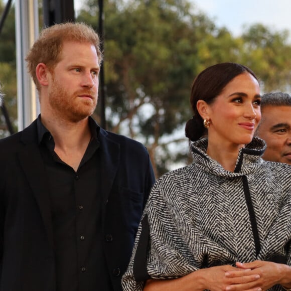 La famille royale est décidément très impliquée dans la Journée mondiale de la santé mentale.
Meghan Markle et le prince Harry à Santa Barbara. © Amy Katz/Zuma Press/Bestimage