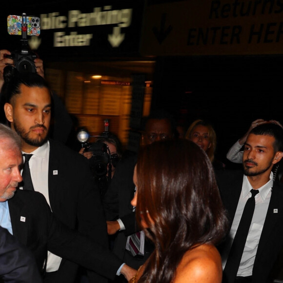 Le prince Harry, duc de Sussex et Meghan Markle, duchesse de Sussex, et sa mère Doria Ragland, à la sortie de la cérémonie des "Women of Vision Awards" au Ziegfeld Theatre à New York, le 16 mai 2023. 