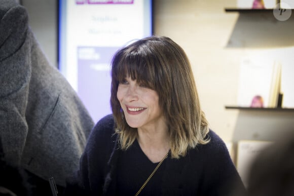 Sophie Marceau a choisi une nouvelle coiffure
Sophie Marceau, pour la promotion de son livre "La Souterraine" publié chez Seghers au Festival du Livre de Paris 2023 au Grand Palais Éphémère - Paris le 22/04/2023 - © Jack Tribeca / Bestimage 