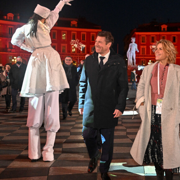 Christian Estrosi (maire de Nice) et sa femme Laura Tenoudji Estrosi, assistent à la cérémonie d'ouverture du 137ème Carnaval de Nice avec pour thème le "Roi des animaux", en compagnie de Bernard Gonzalez (préfet des Alpes-Maritimes) et Henry-Jean Servat. Nice, le 11 février 2022. 