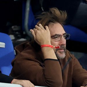 Le comédien était venu assister à la demi-finale de la Coupe du Monde de rugby 2023, opposant l'Argentine à la Nouvelle Zélande
Javier Bardem dans les tribunes lors de la demi-finale de la Coupe du Monde de Rugby opposant l'Argentine à la Nouvelle Zélande (6 - 44) au Stade de France à Saint-Denis, France, le 20 octobre 2023. © Dominique Jacovides/Bestimage 