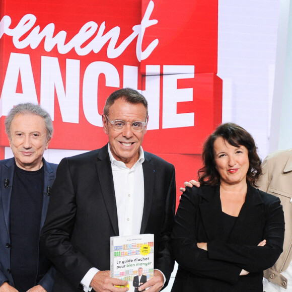 Exclusif - Viktor Vincent, Cécile Bois, Michel Drucker, Jean Michel Cohen, Anne Roumanoff et Christophe Willem - Enregistrement de l'émission Vivement dimanche au studio Gabriel, présentée par M.Drucker et diffusée sur France 3 le 22 octobre 2023. © Guillaume Gaffiot / Bestimage