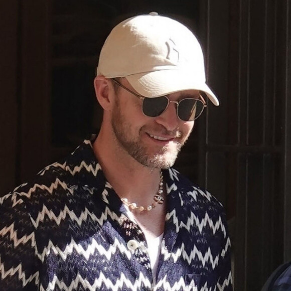 Un communiqué clair : le passé, c'est le passé ! 
Justin Timberlake et sa femme Jessica Biel, main dans la main, profitent de leurs vacances à Rome, le 1er octobre 2023. Outre la visite de sites historiques tels que l'Eglise et les catacombes de San Callisto, le couple a fait une halte à la célèbre boutique Borsalino avant de déjeuner dans le centre-ville. 