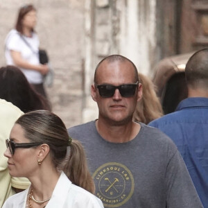 Justin Timberlake et sa femme Jessica Biel, main dans la main, profitent de leurs vacances à Rome, le 1er octobre 2023. Outre la visite de sites historiques tels que l'Eglise et les catacombes de San Callisto, le couple a fait une halte à la célèbre boutique Borsalino avant de déjeuner dans le centre-ville. 