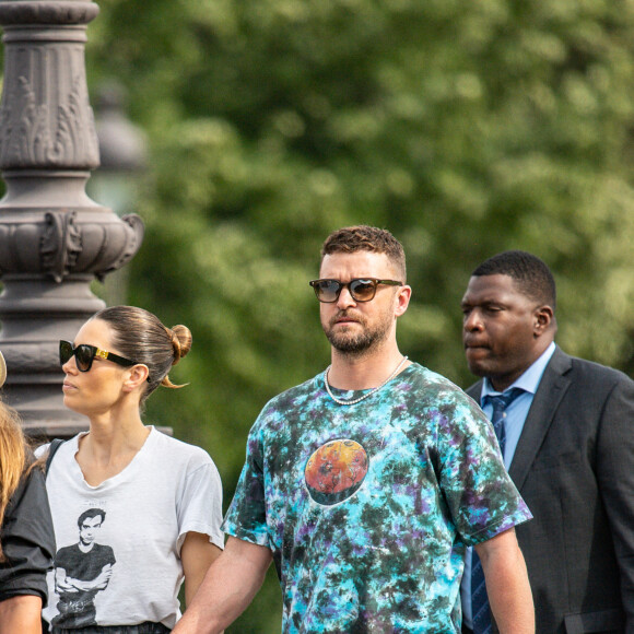 Justin Timberlake et sa femme Jessica Biel sont allés se promener dans la capitale après avoir déjeuner au Café de l'Esplanade à Paris, France, le 23 juin 2022, lors de la mode Homme printemps-été 2023. 