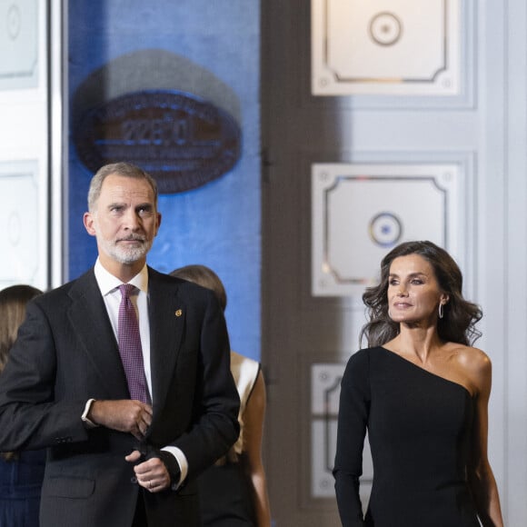 Le roi Felipe VI et la reine Letizia d’Espagne - La famille royale d'Espagne lors de la cérémonie des "Prix Princesse des Asturies 2023" à Oviedo, Espagne, le 20 octobre 2023.  Spain royal family attend the Princesa de Asturias Awards ceremony at the Campoamor Theatre in Oviedo, Spain, on October 20, 2023. 