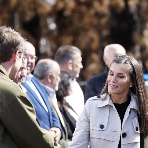 Le roi Felipe VI et la reine Letizia d'Espagne, rendent visite aux maires des communes touchées par l'incendie de forêt du Mirador de Chipeque à Santa Ursula, à Santa Ursula, Tenerife, îles Canaries, Espagne, le 24 octobre 2023.