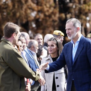 Le roi Felipe VI et la reine Letizia d'Espagne, rendent visite aux maires des communes touchées par l'incendie de forêt du Mirador de Chipeque à Santa Ursula, à Santa Ursula, Tenerife, îles Canaries, Espagne, le 24 octobre 2023.