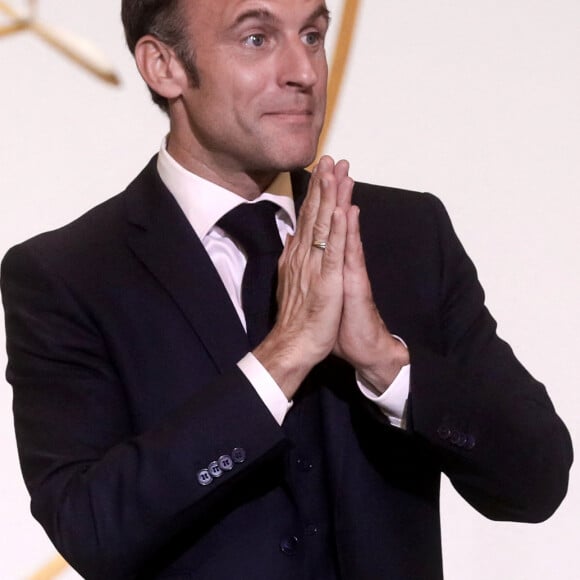 Le président français, Emmanuel Macron lors de la réception réunissant des éducateurs et des clubs engagés dans l'insertion professionnelle par le sport au palais présidentiel de l'Elysée à Paris, France, le 23 octobre 2023. © Stéphane Lemouton/Bestimage 