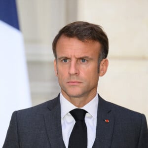 Il était simplement accompagné de deux gardes du corps.
Le président de la République française, Emmannuel Macron et la Première ministre de la République d'Estonie lors d'une conférence de presse conjointe au palais de l'Elysée à Paris, France, le 18 octobre 2023. © Jacques Witt/Pool/Bestimage 