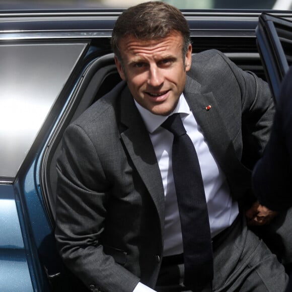 Emmanuel Macron est arrivé ce mardi en Israël pour apporter son soutien à l'État hébreu.
Le président français Emmanuel Macron se rend dans les Pyrénées-Atlantiques, à Orthez, aux côtés des élèves et personnels du collège Daniel Argote, à l'occasion de la rentrée scolaire, en France. © Stéphane Lemouton/Bestimage